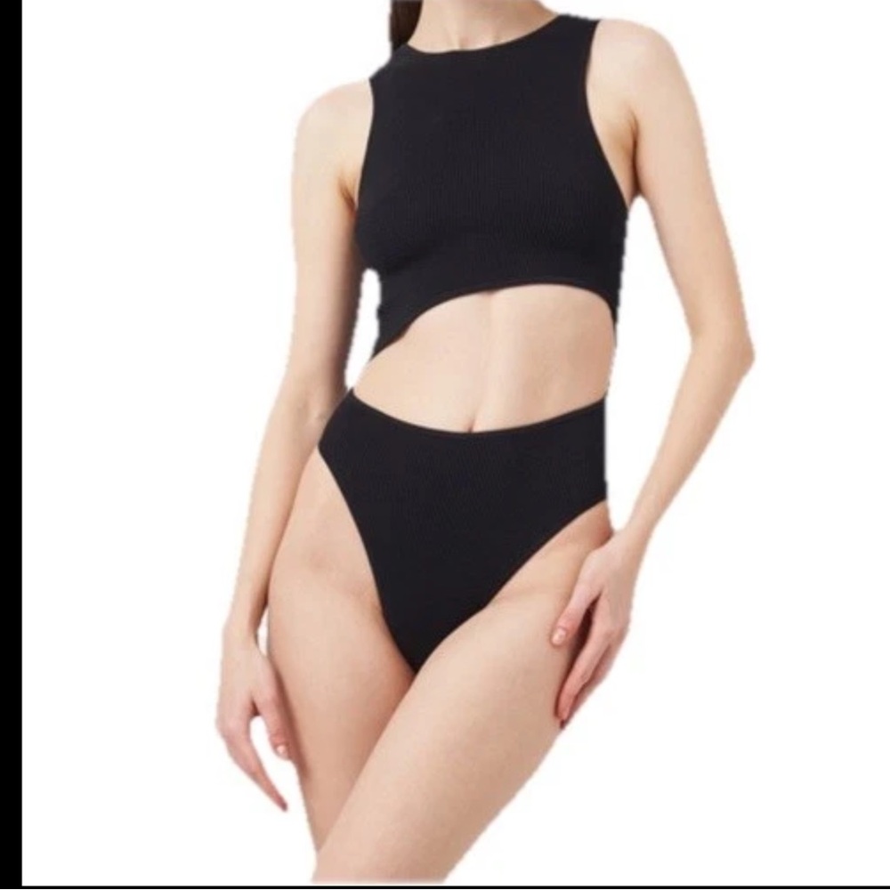 ZARA Women’s Limitless Contour Seamless Ribbed Cut-Out Sleeveless BodySuit- M-L